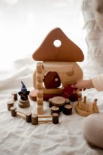 QToys Australia (USA) Natural Mushroom House - Image 6